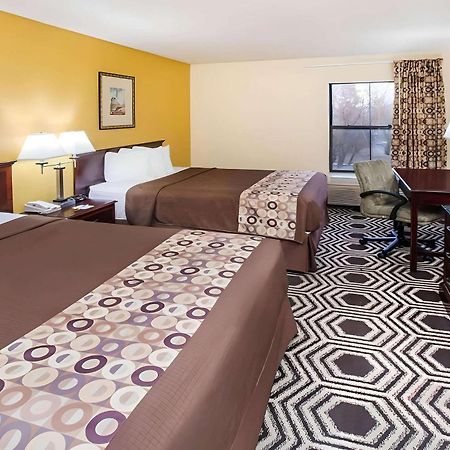 Halsted Inn And Suites Harvey - Chicago Southland ภายนอก รูปภาพ
